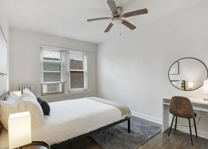 Sleek & Functional 2-bedroom - Hyde Park 405 * Chicago